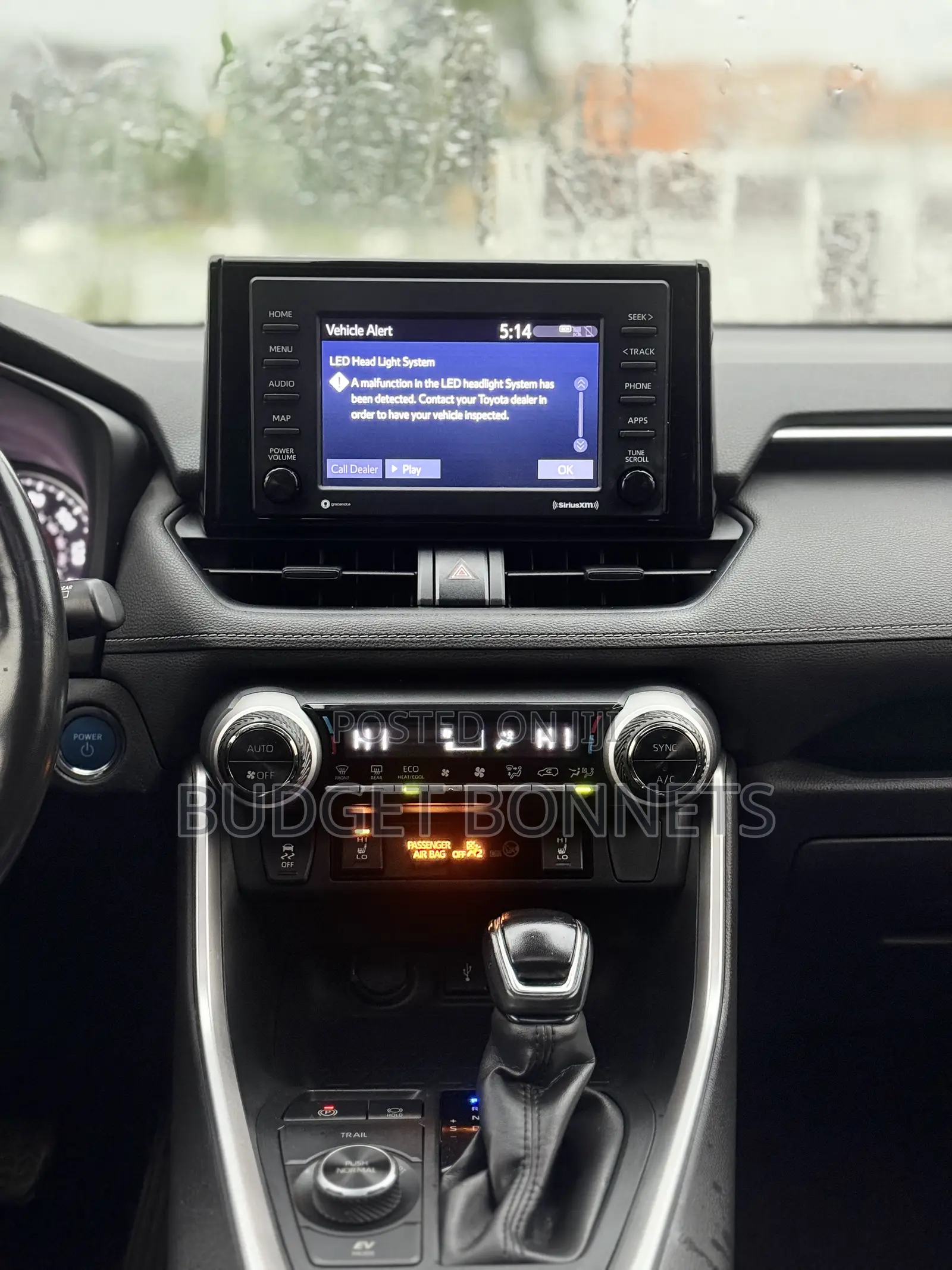 Toyota RAV4 XLE 2021 Black