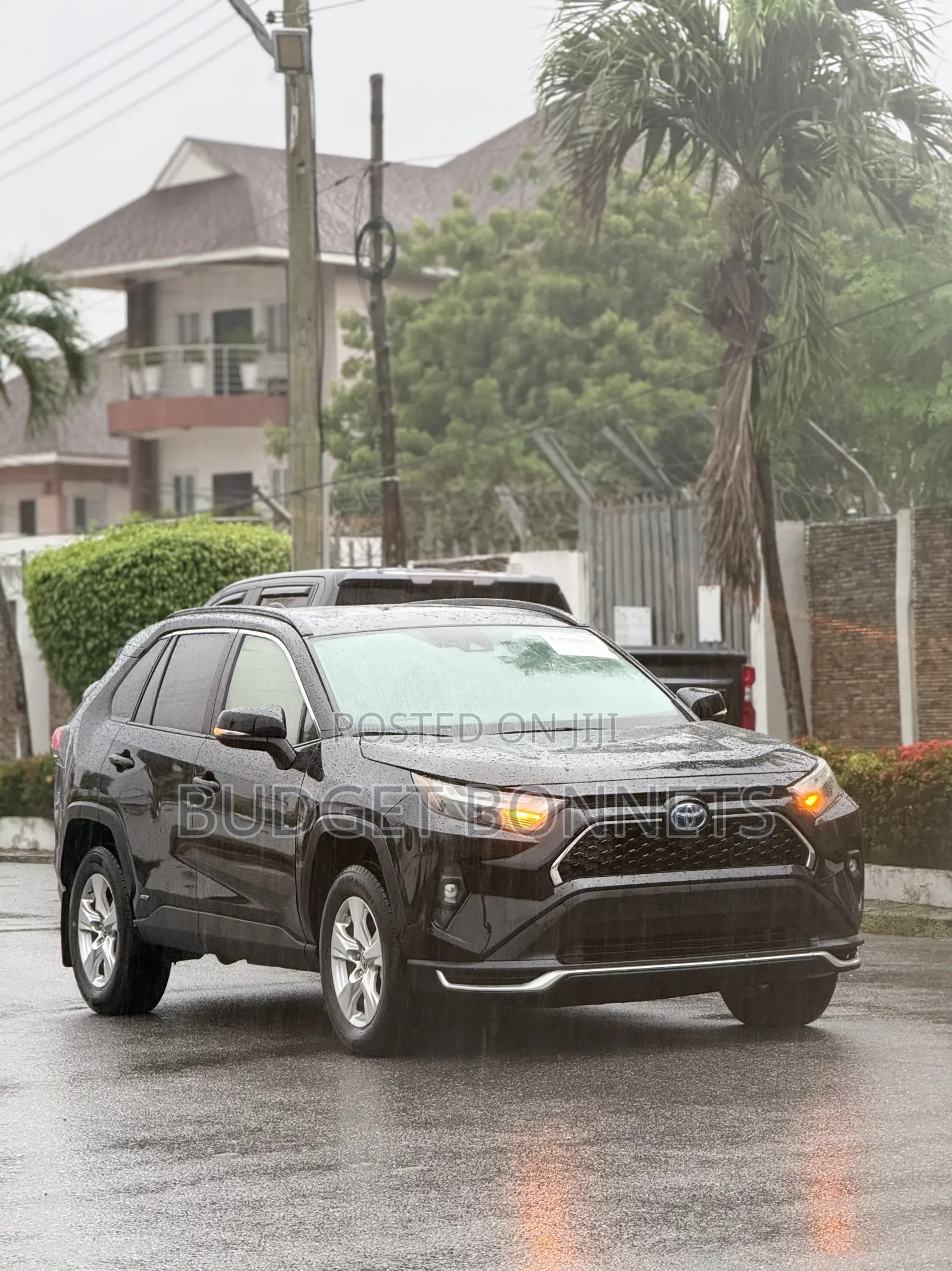 Toyota RAV4 XLE 2021 Black