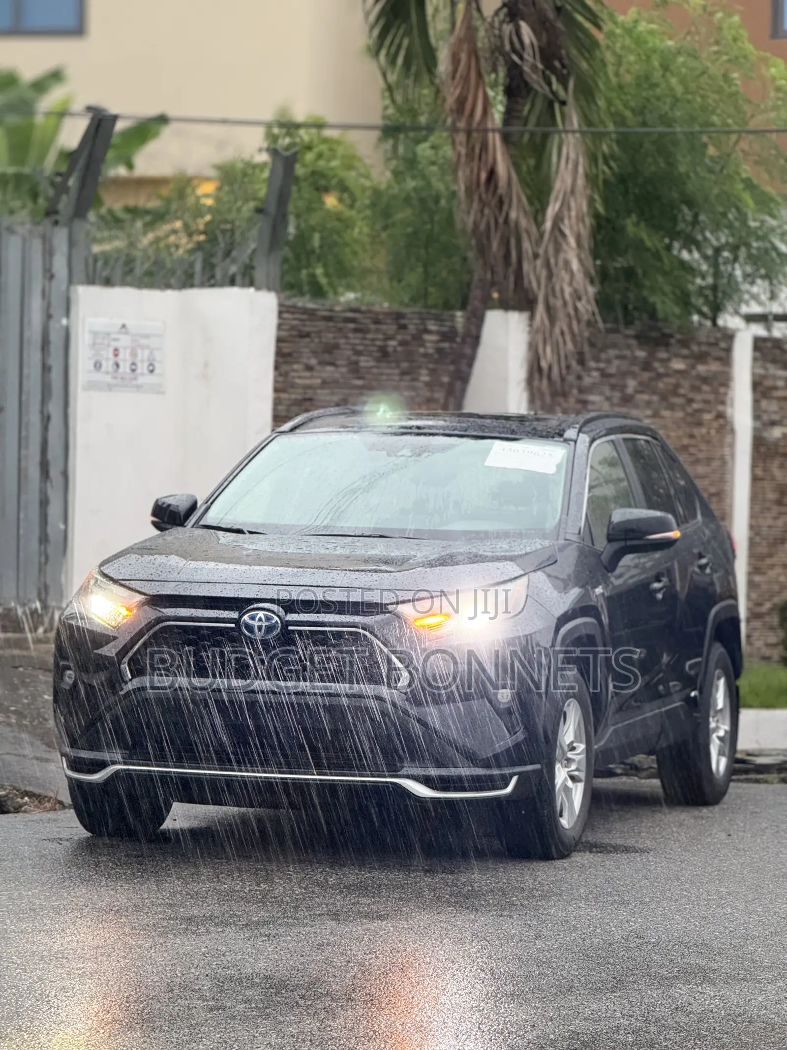 Toyota RAV4 XLE 2021 Black