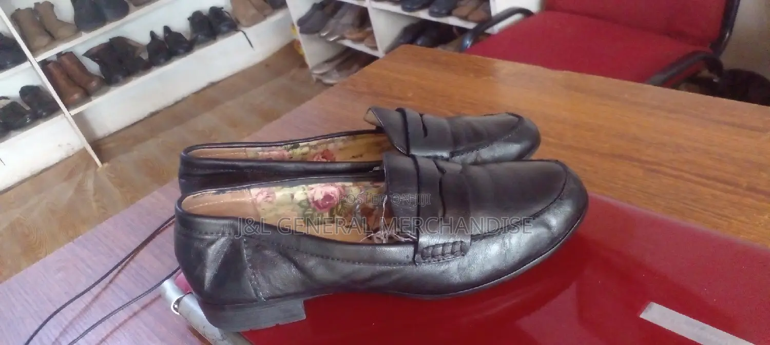 Quality Black Loafer