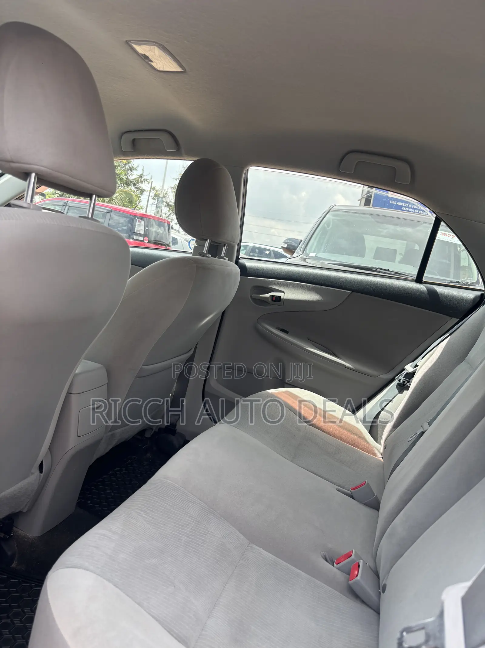 Toyota Corolla LE 4dr Sedan (1.8L 4cyl 4A) 2013 Gray