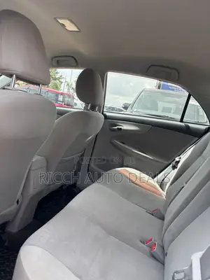 Toyota Corolla LE 4dr Sedan (1.8L 4cyl 4A) 2013 Gray