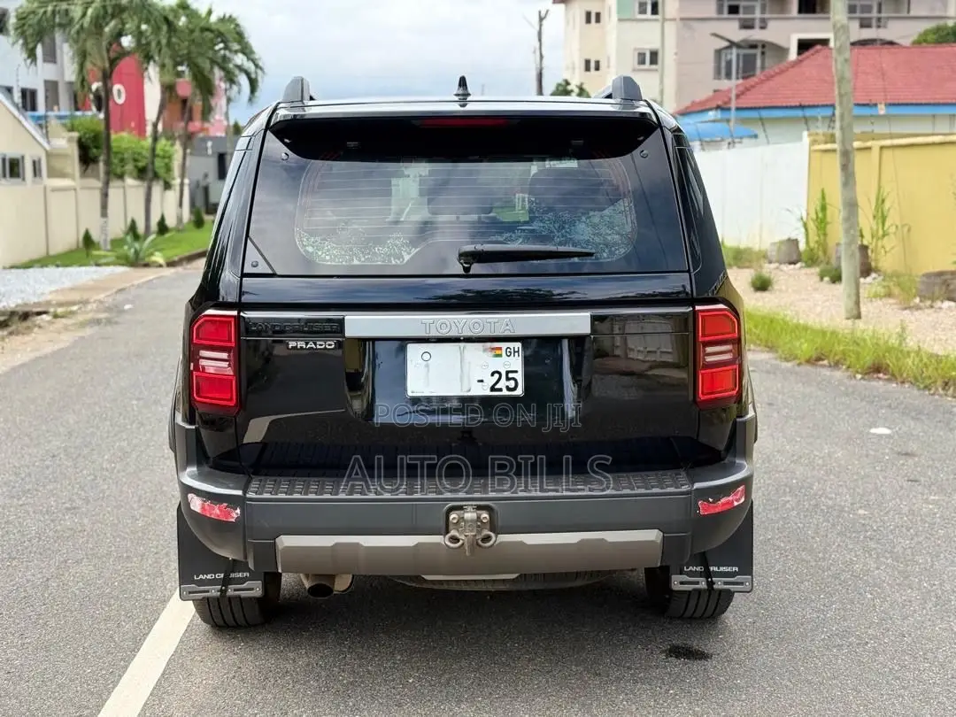 Toyota Land Cruiser Prado 2.8 2025 Black