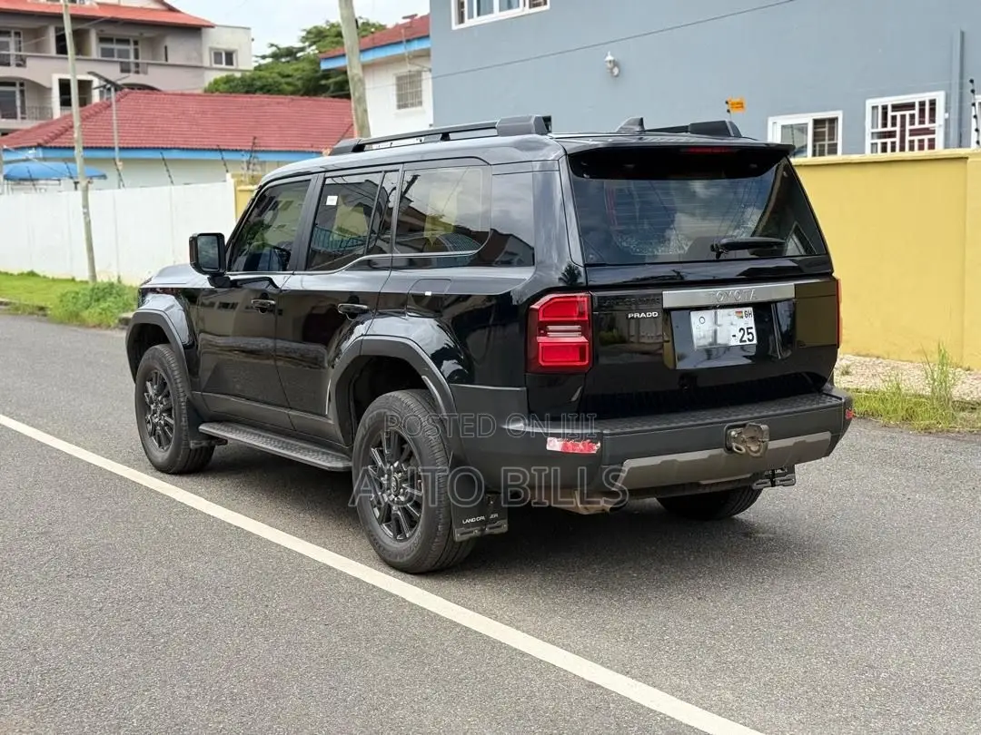 Toyota Land Cruiser Prado 2.8 2025 Black