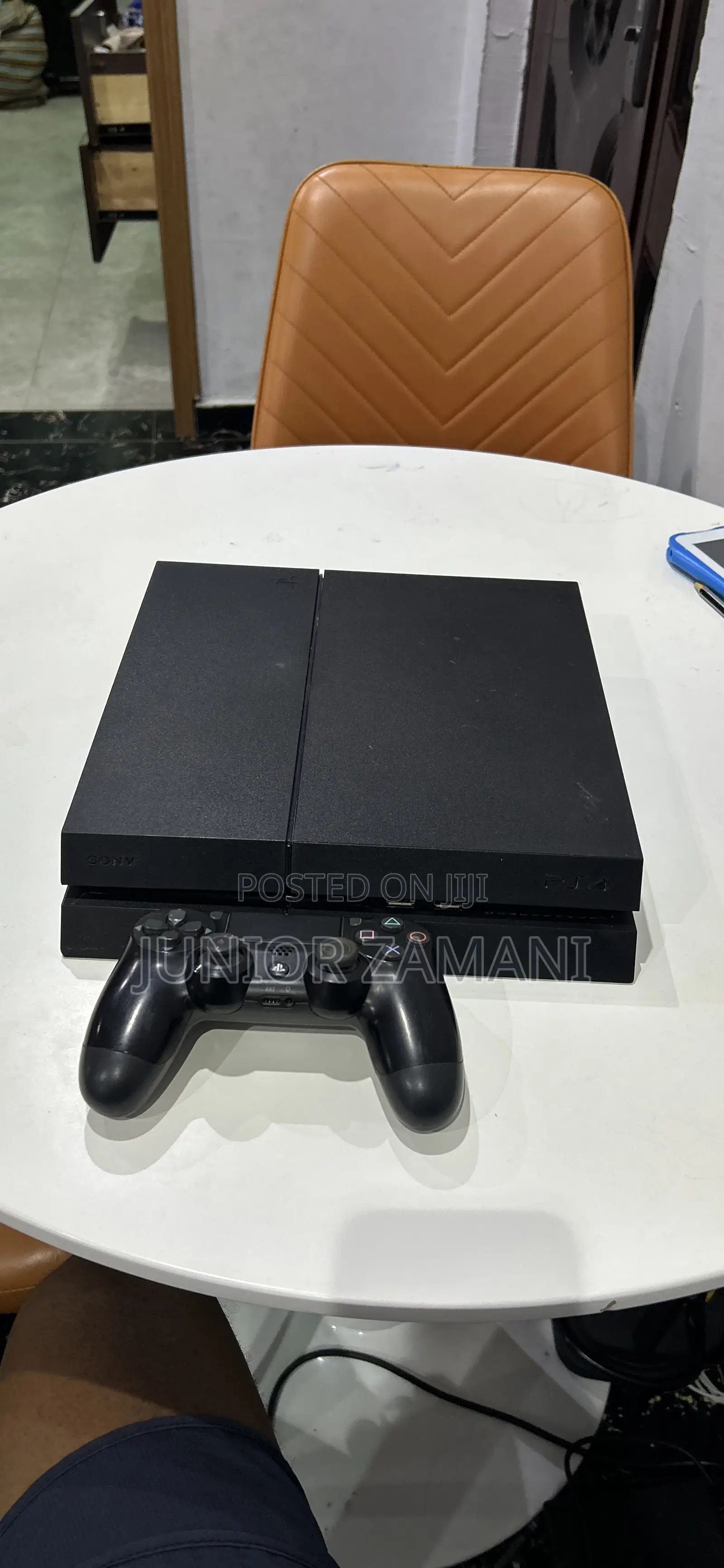 Ps4 Console With Controller