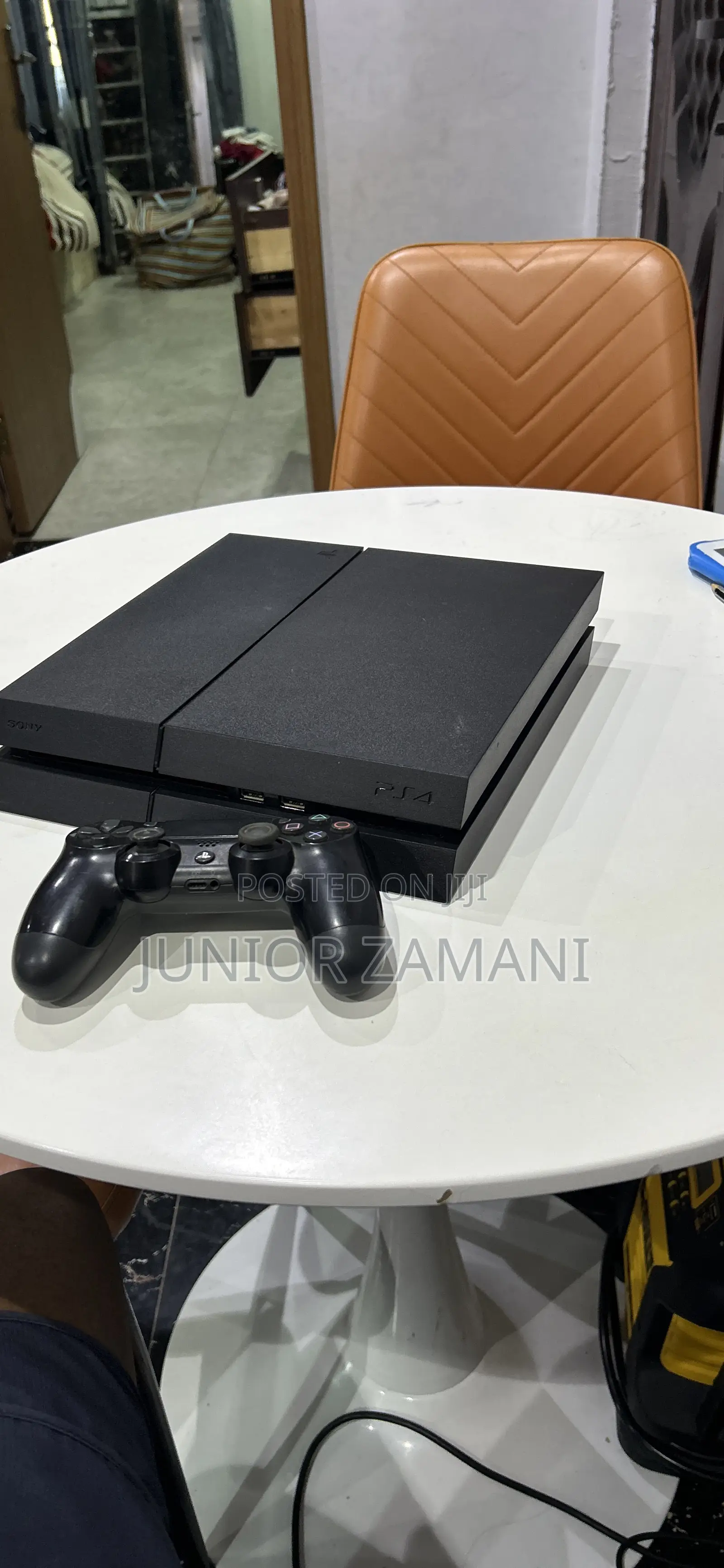Ps4 Console With Controller