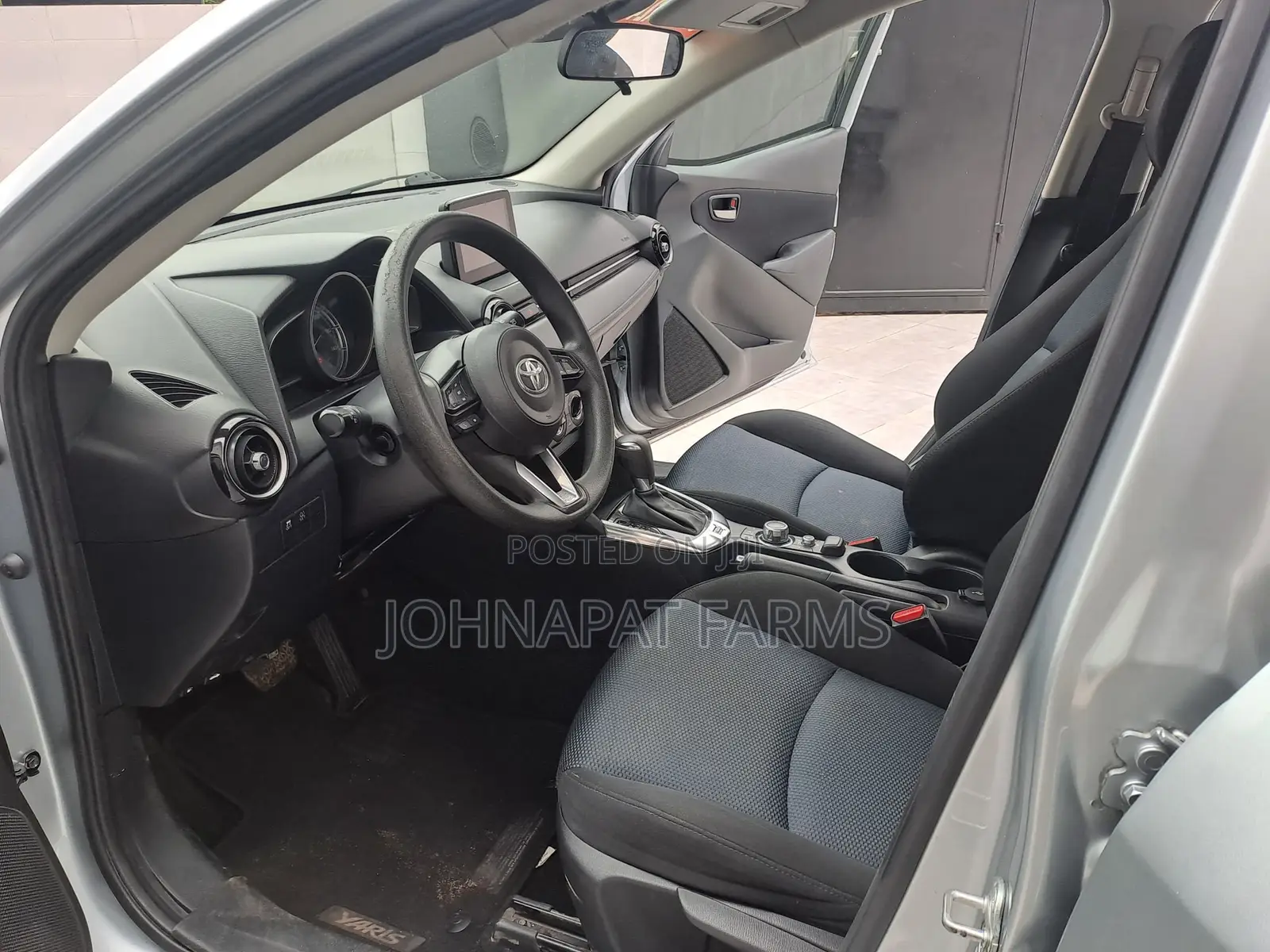 Toyota Yaris 2020 Gray