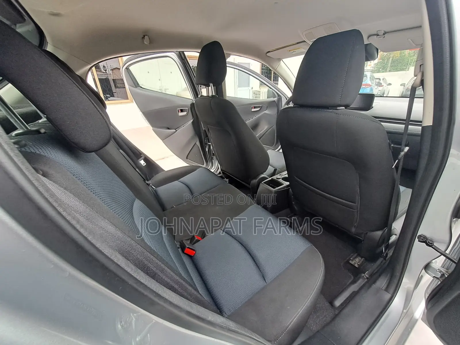 Toyota Yaris 2020 Gray