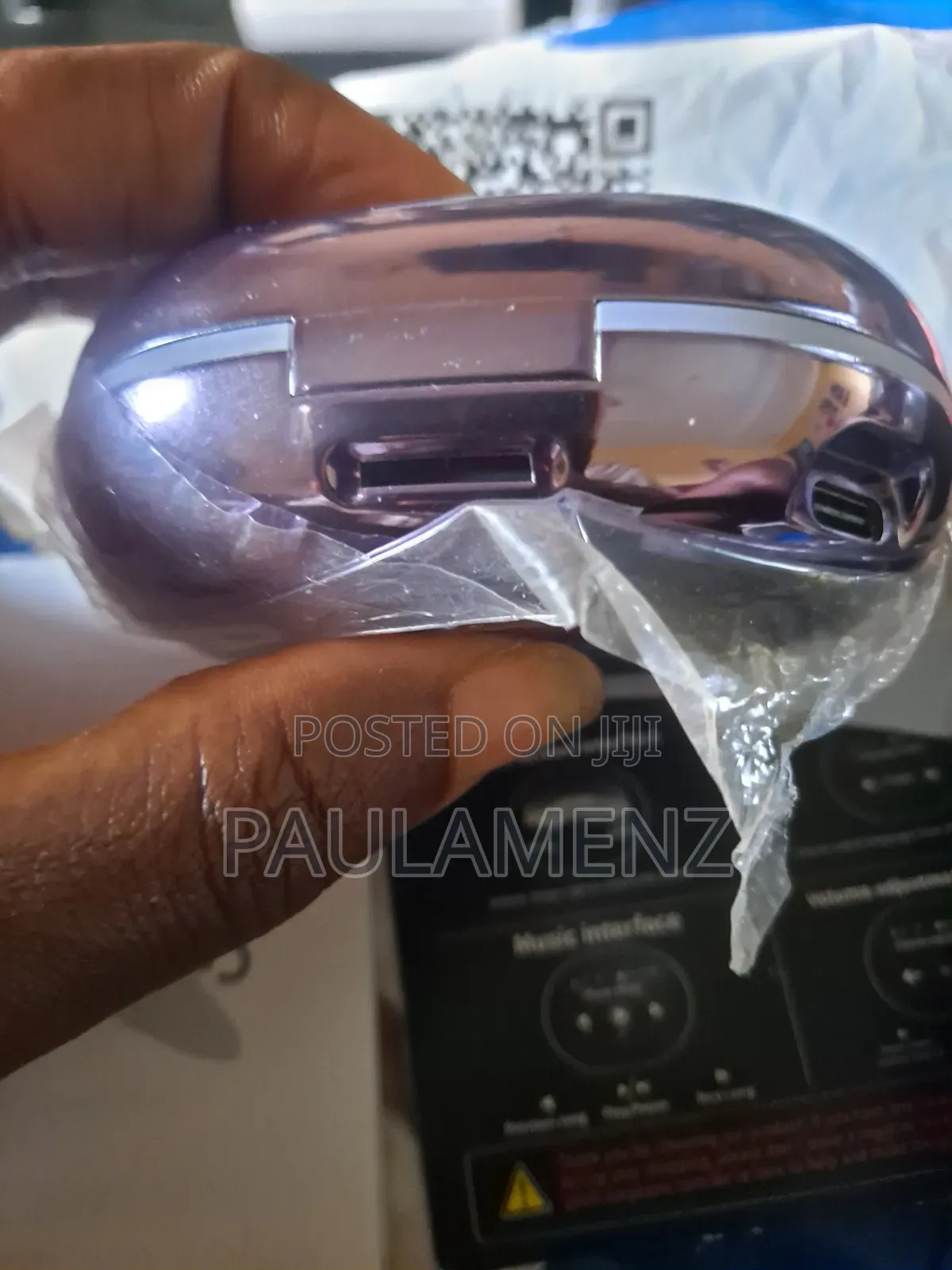 Miniso Ms203 Ai Translation Earbuds With Touchscreen and Sd Card Slot.