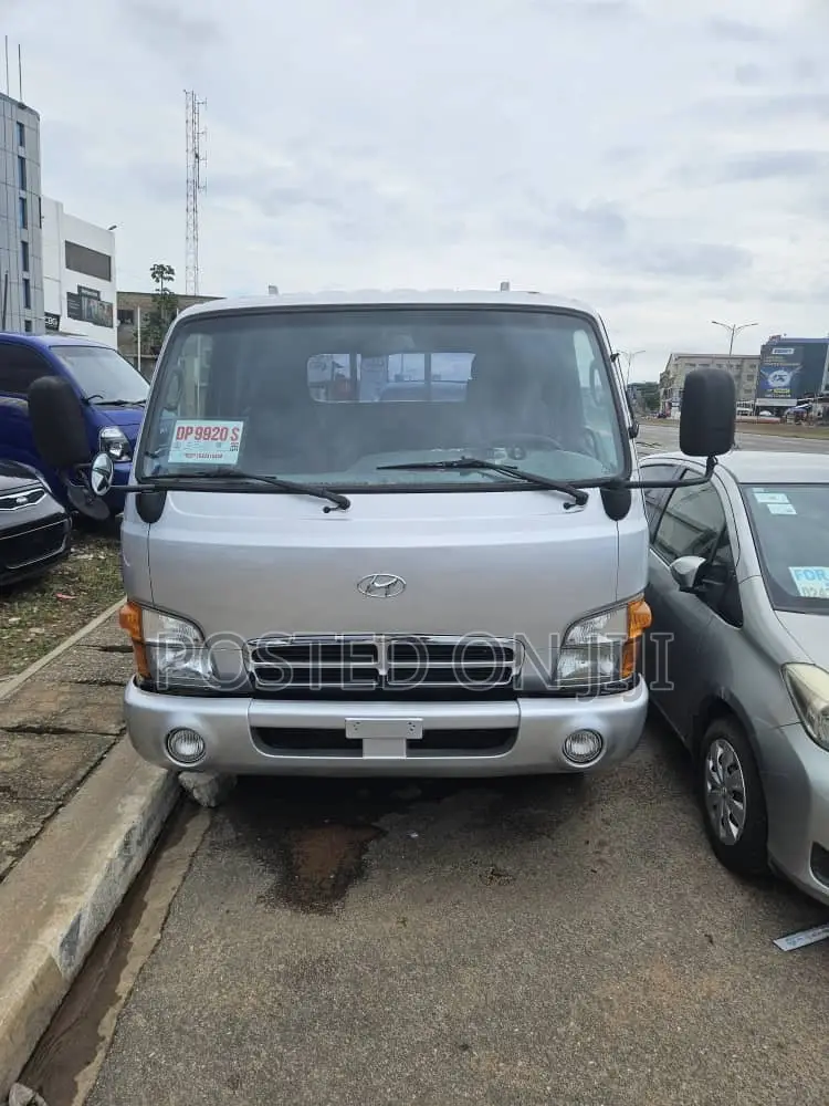 Hyundai Mighty 3.5 Liter