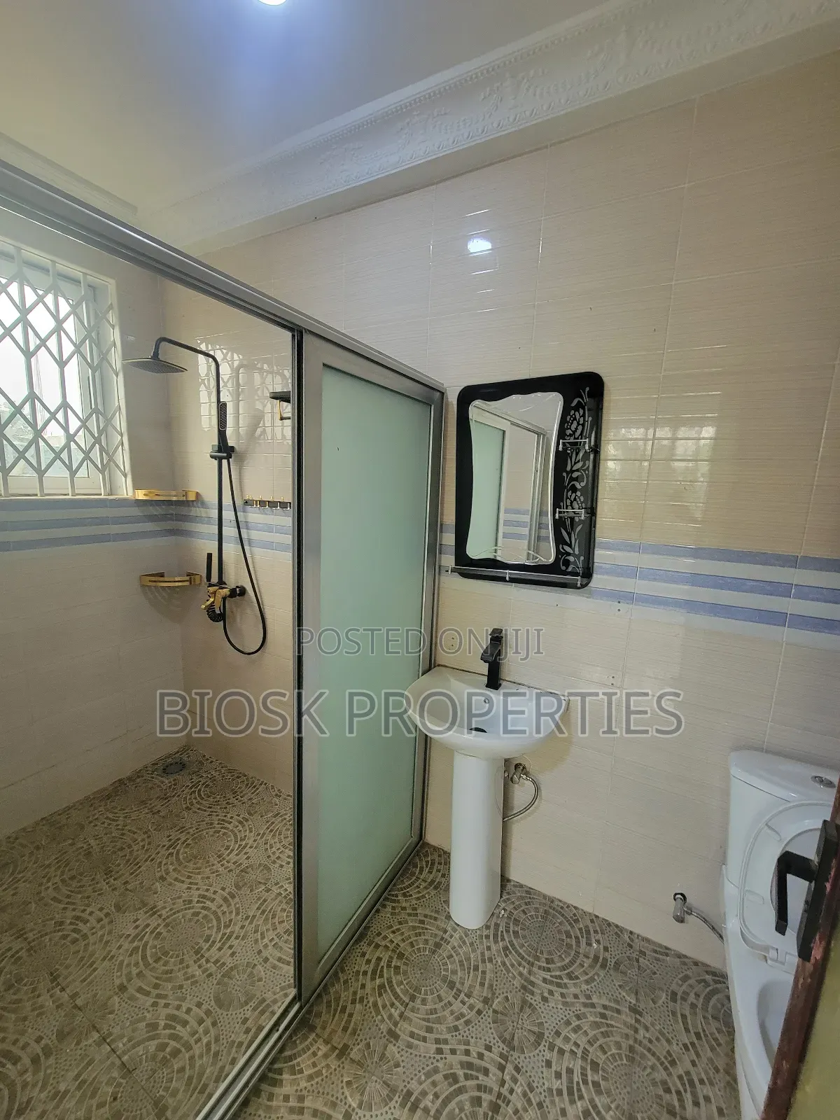 3bdrm Apartment in Biosk Properties, Malejor for rent