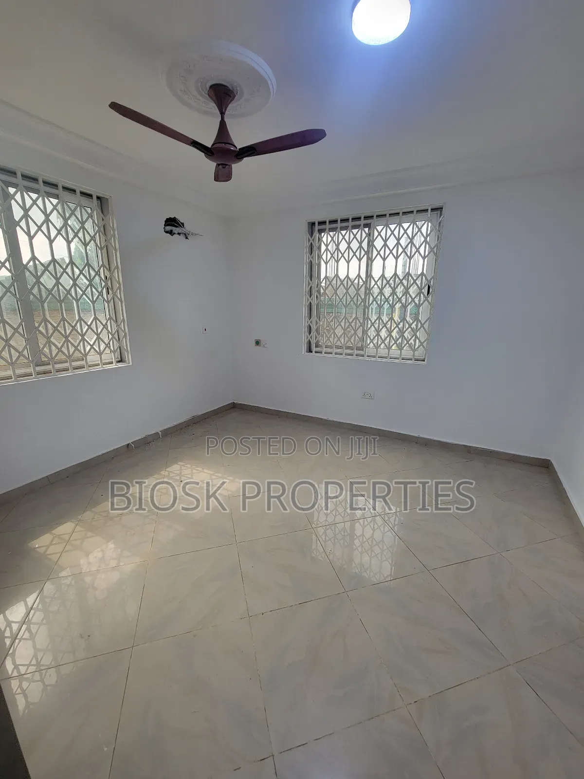 3bdrm Apartment in Biosk Properties, Malejor for rent