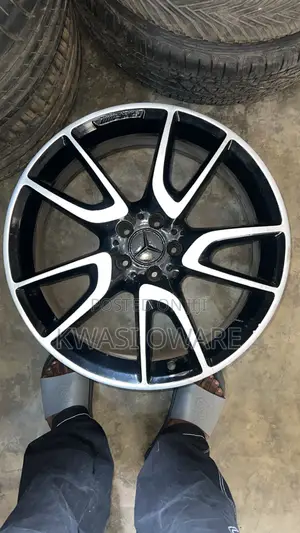 Mercedes Benz Rim 20