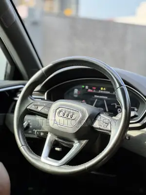 Audi A4 S line Premium Plus 2023 White