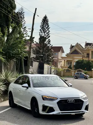 Audi A4 S line Premium Plus 2023 White