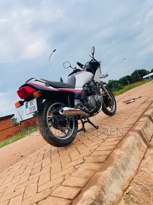 Yamaha 1985 White