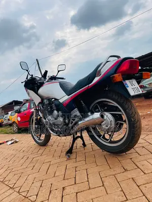 Yamaha 1985 White