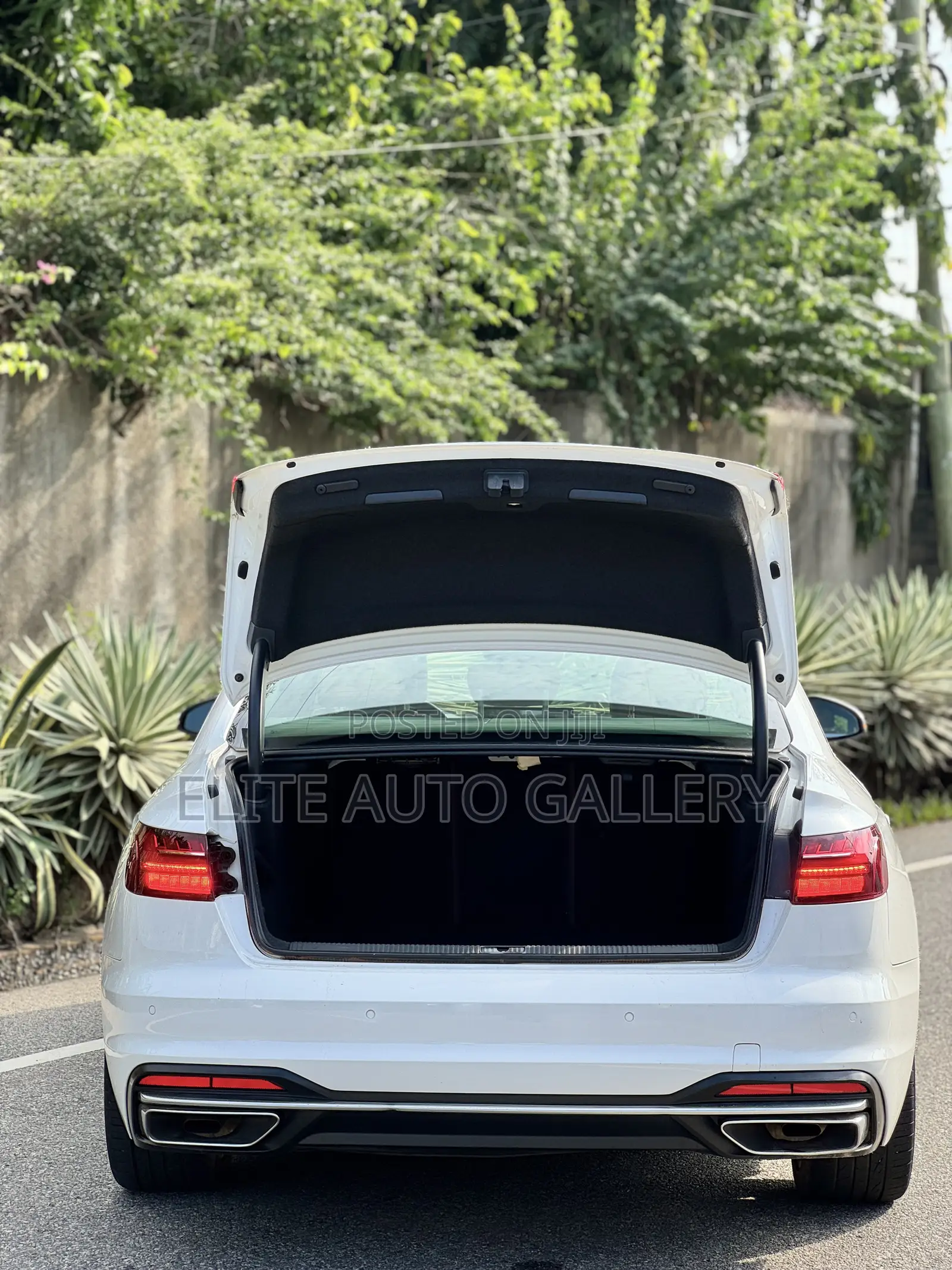 Audi A4 S line Premium Plus 2023 White