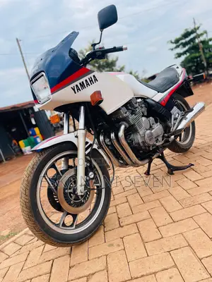 Yamaha 1985 White