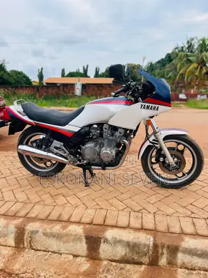 Yamaha 1985 White