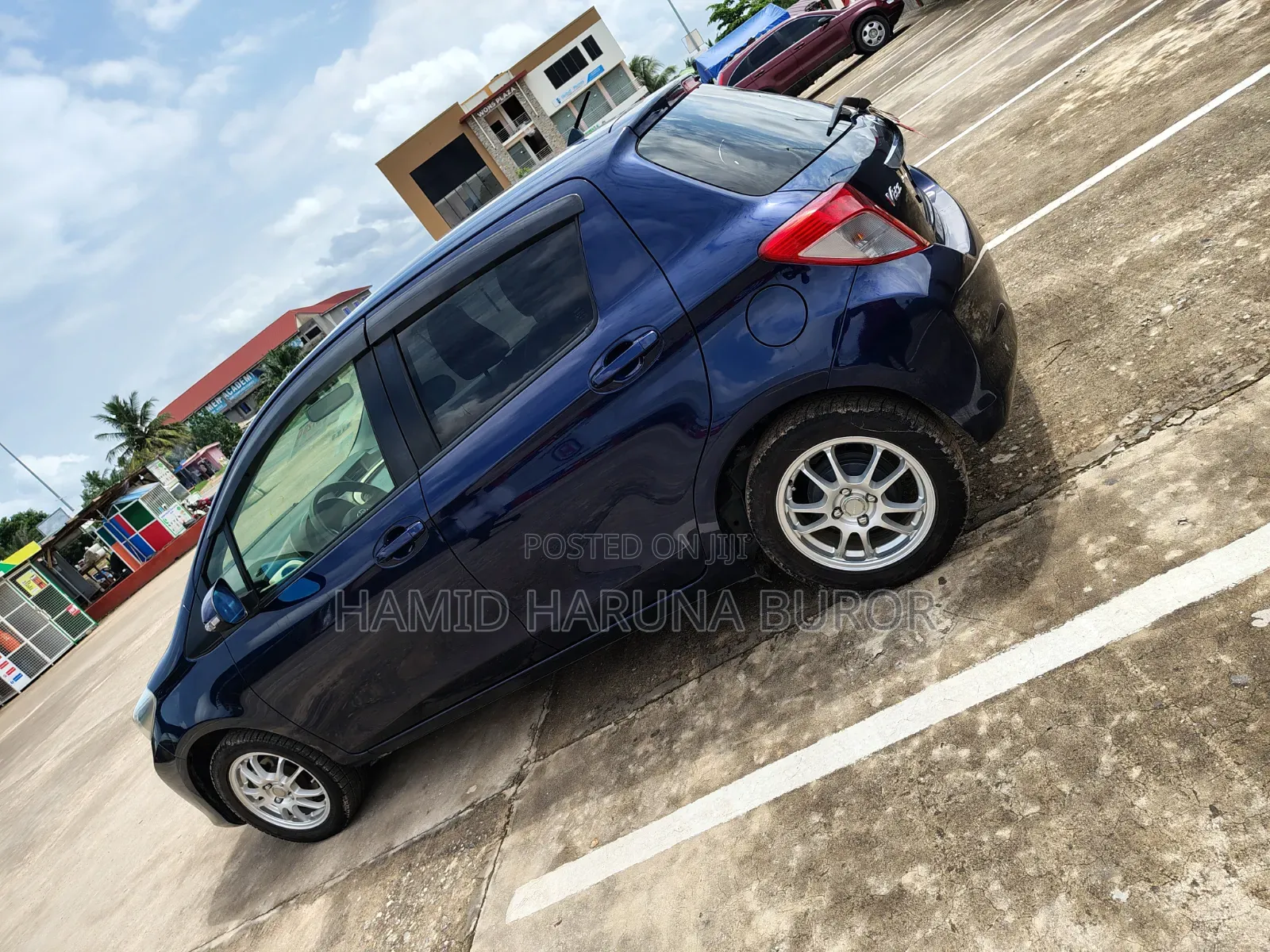 Toyota Vitz 1.3 FWD 5dr 2013 Blue