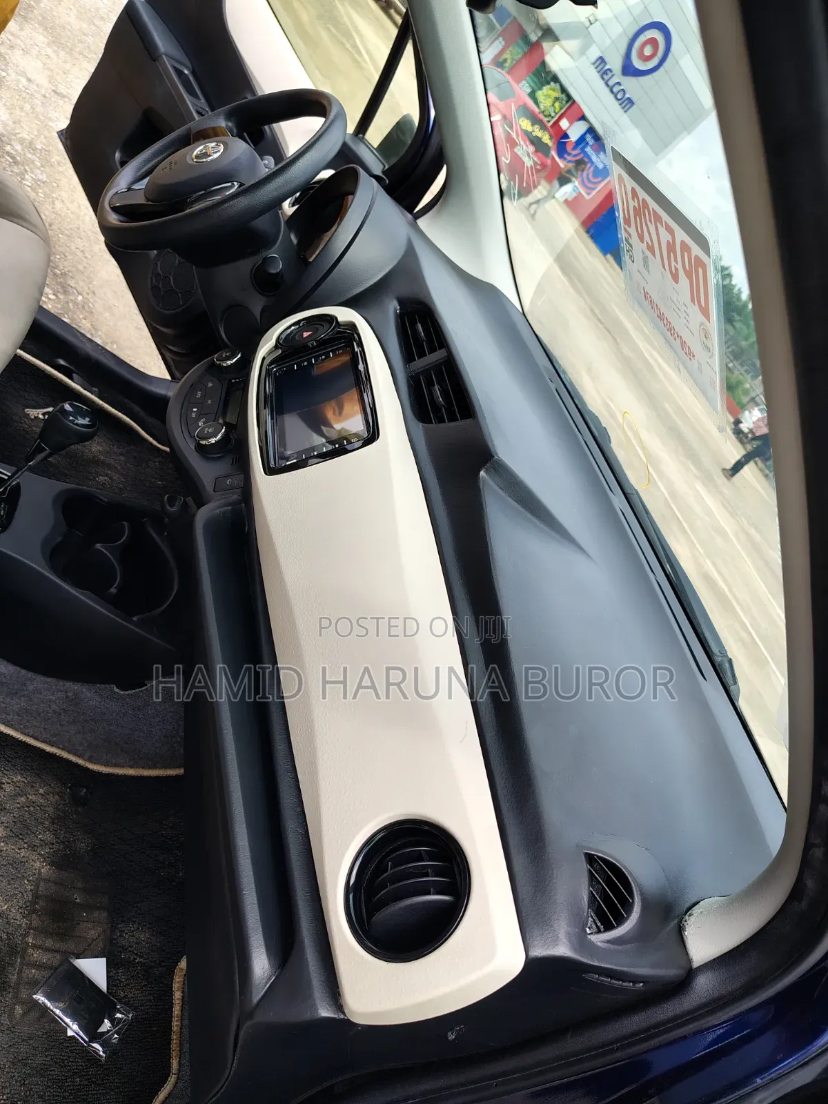 Toyota Vitz 1.3 FWD 5dr 2013 Blue