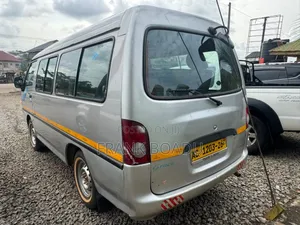 Hyundai H200 2007 Silver