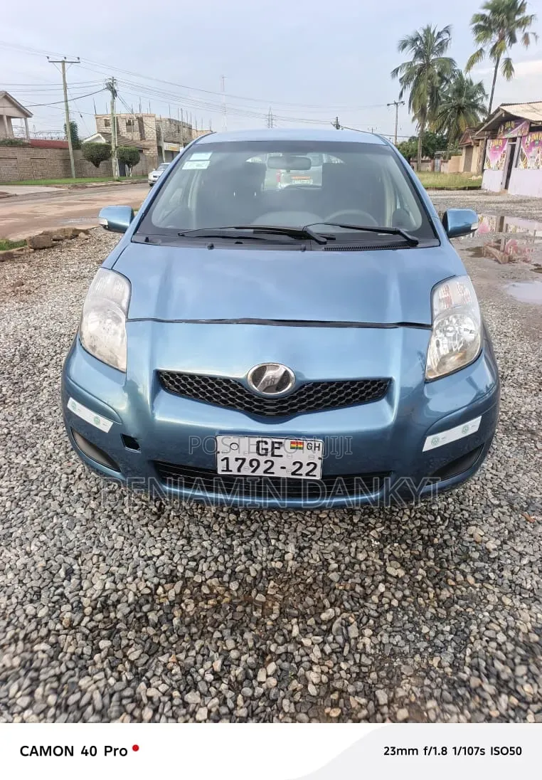 Toyota Vitz 2010 Blue