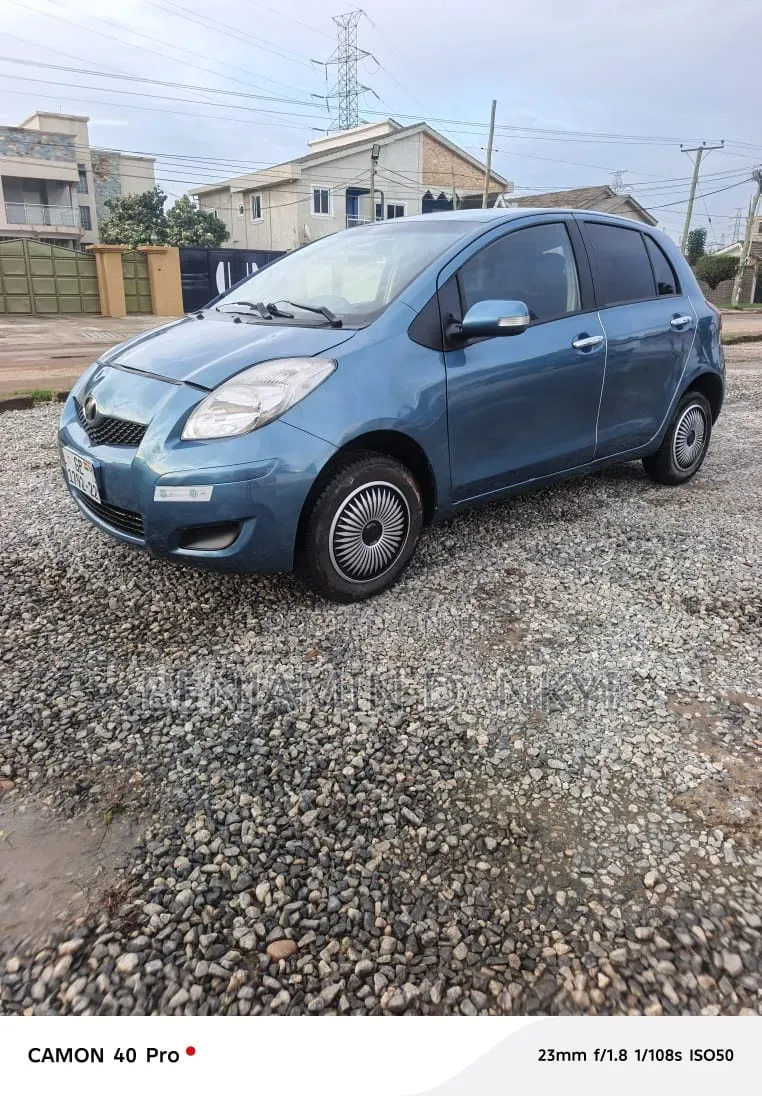 Toyota Vitz 2010 Blue