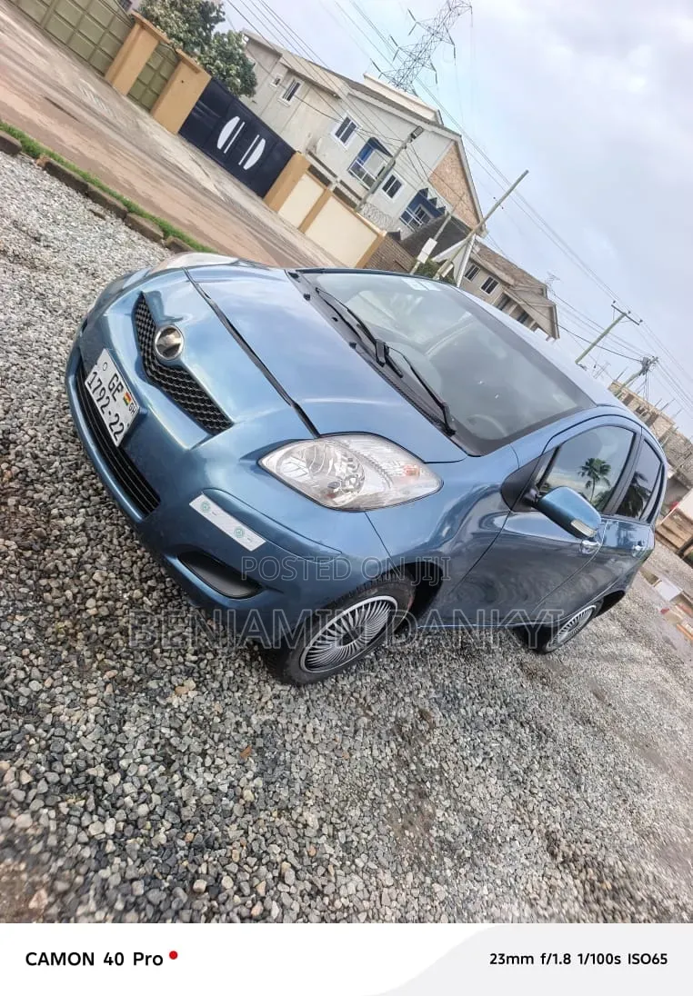Toyota Vitz 2010 Blue