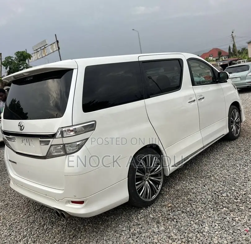 Toyota Vellfire 2012 White