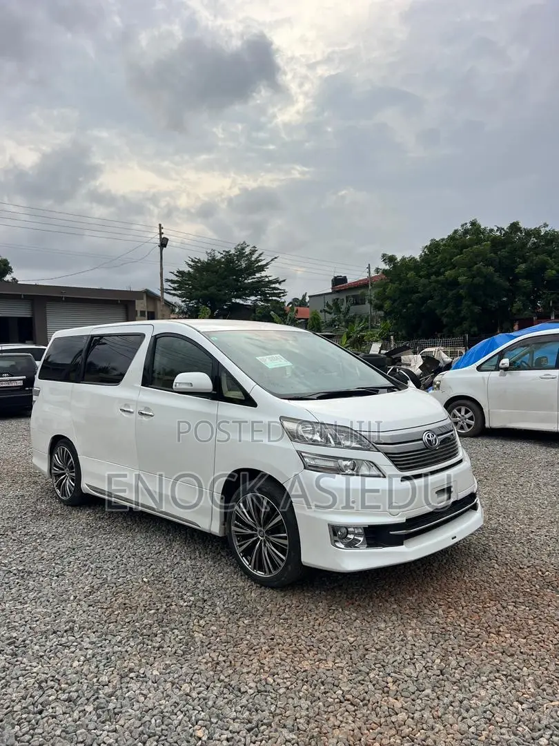 Toyota Vellfire 2012 White