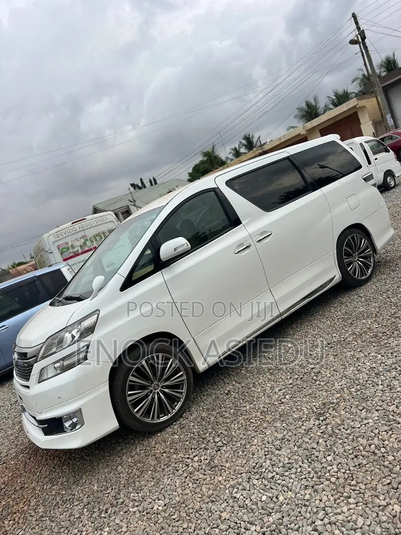 Toyota Vellfire 2012 White
