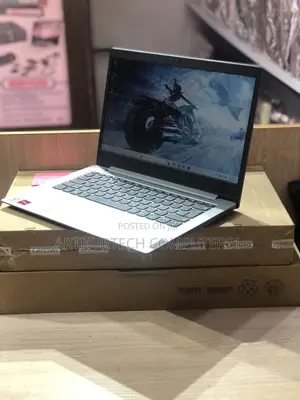 New Laptop Lenovo G780 4GB AMD Ryzen 3 SSD 128GB