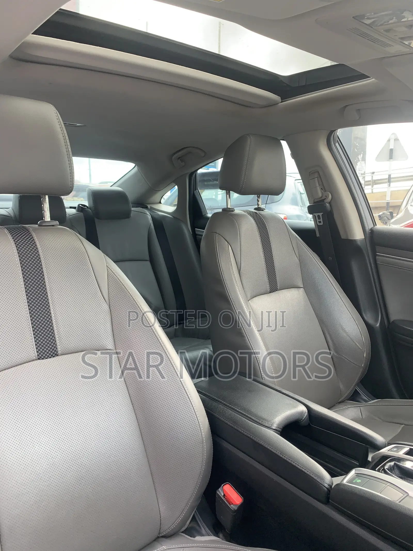 Honda Civic Touring Sedan 2019 Gray