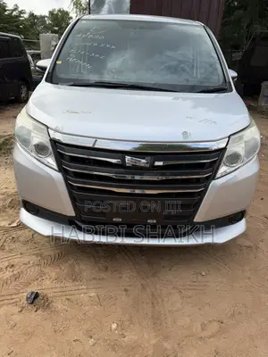 Toyota Voxy SV Premium 2014 Silver