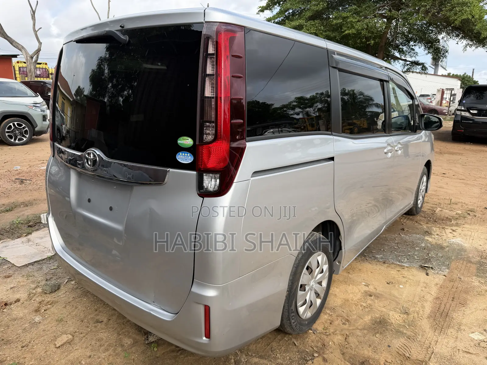Toyota Voxy SV Premium 2014 Silver