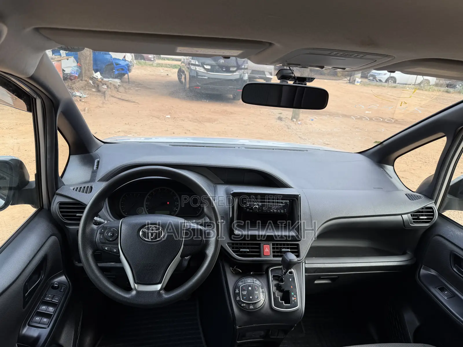 Toyota Voxy SV Premium 2014 Silver