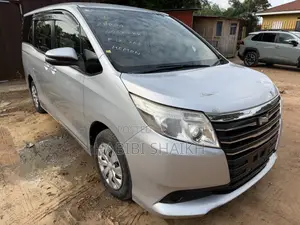 Toyota Voxy SV Premium 2014 Silver