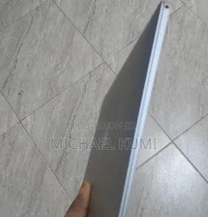 Laptop Apple MacBook 2017 8GB Apple M3 SSD 256GB