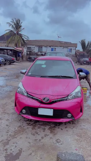Toyota Vitz 1.3 AWD 3dr 2015 Pink