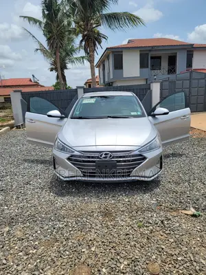 Hyundai Elantra SEL 2019 Silver