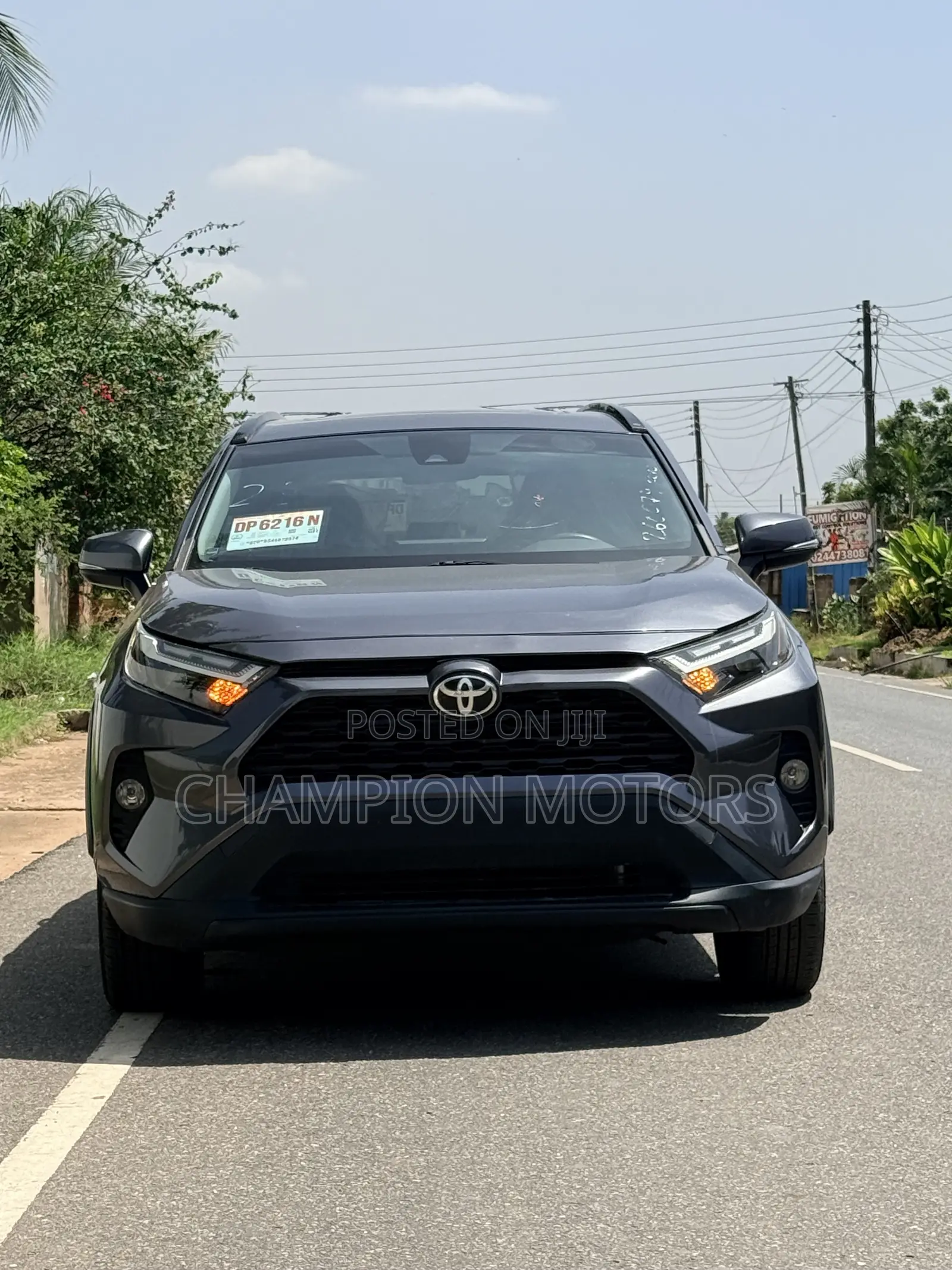 Toyota RAV4 XLE FWD 2023 Silver