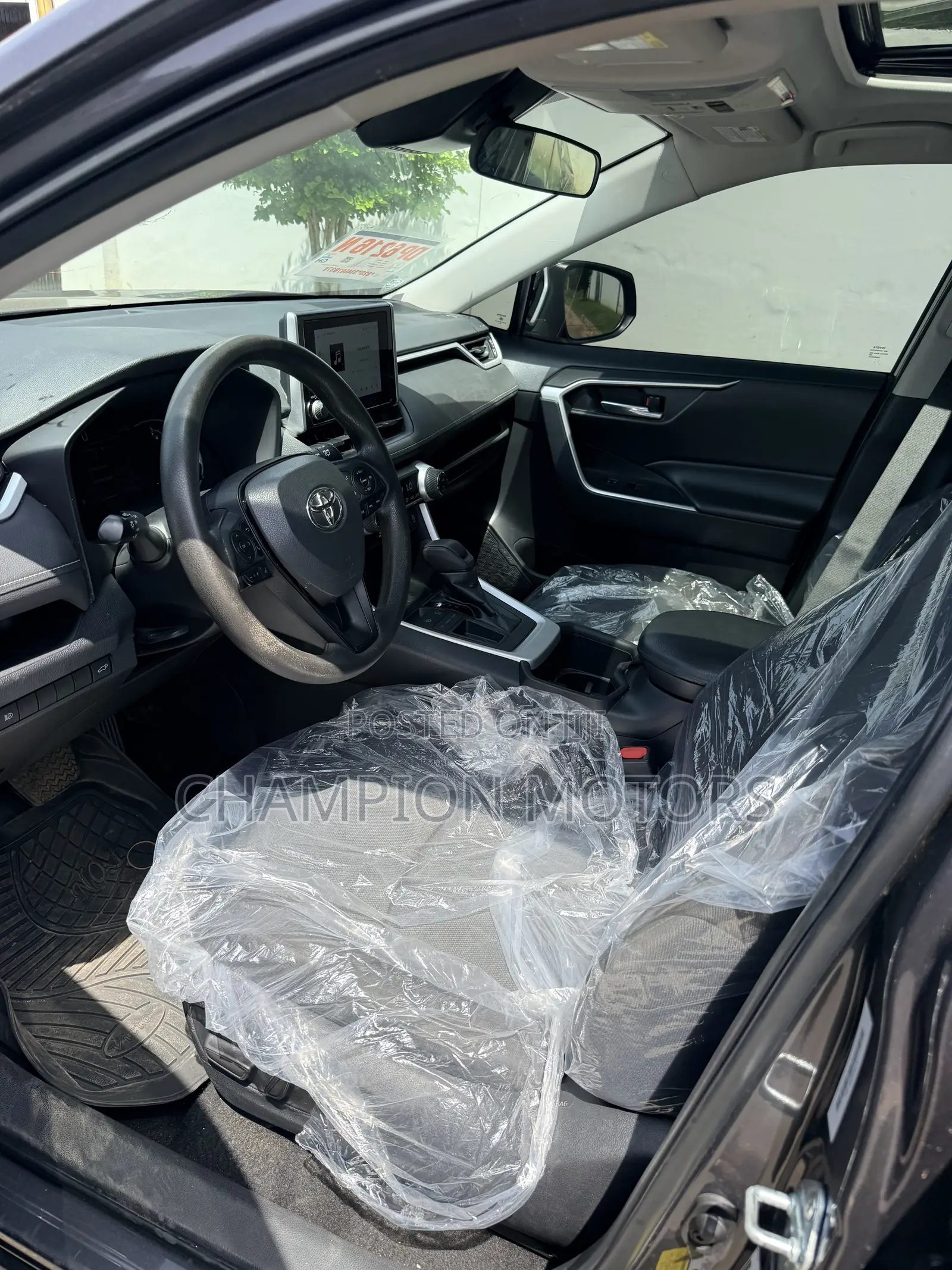 Toyota RAV4 XLE FWD 2023 Silver
