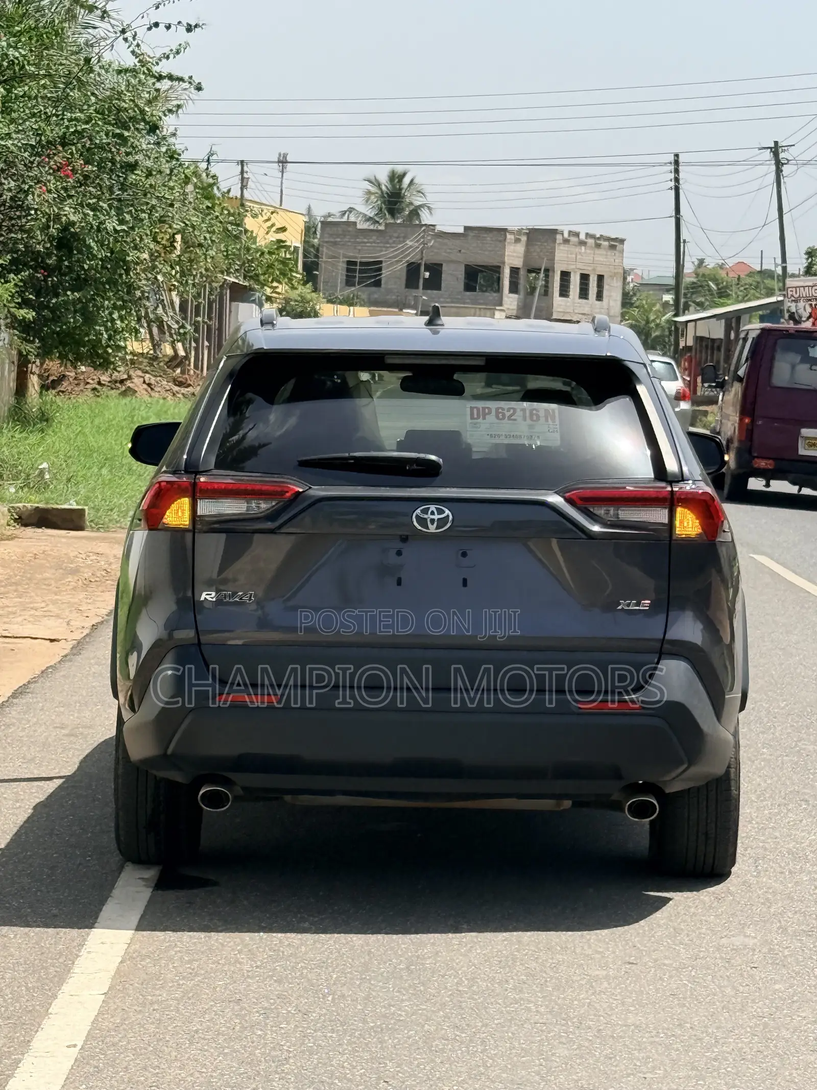 Toyota RAV4 XLE FWD 2023 Silver
