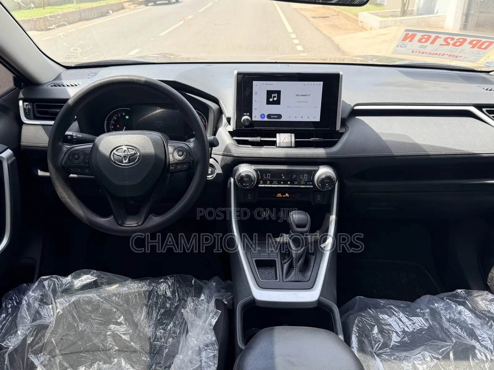 Toyota RAV4 XLE FWD 2023 Silver