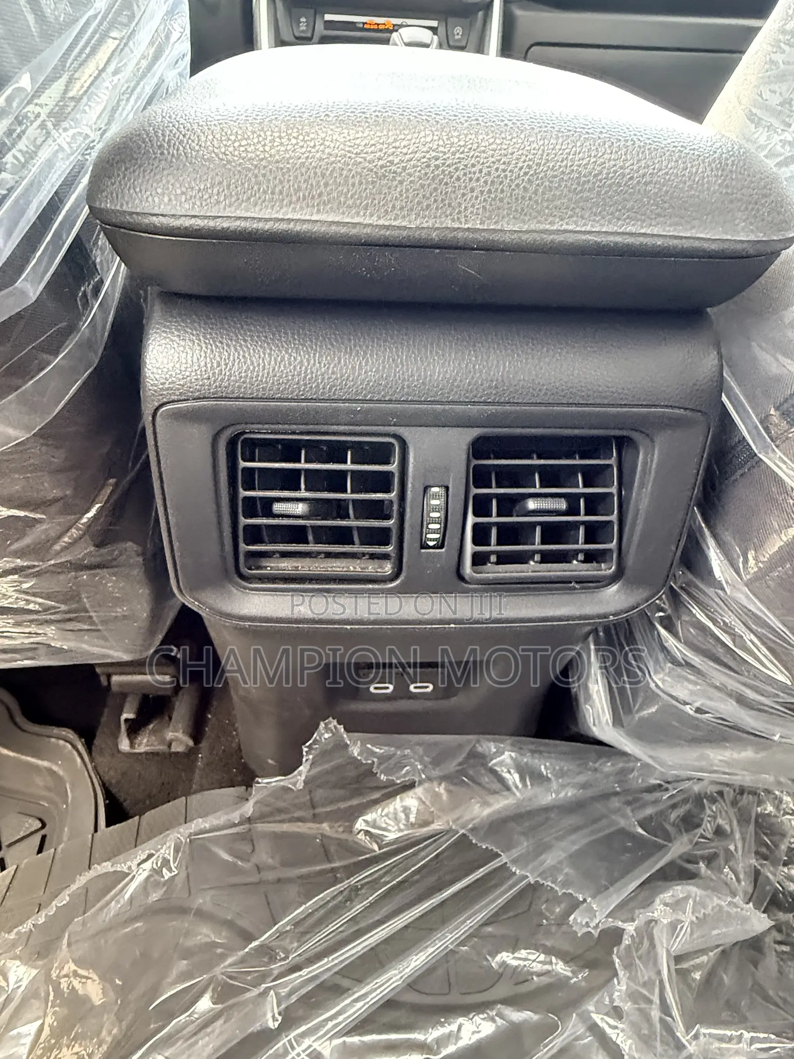 Toyota RAV4 XLE FWD 2023 Silver