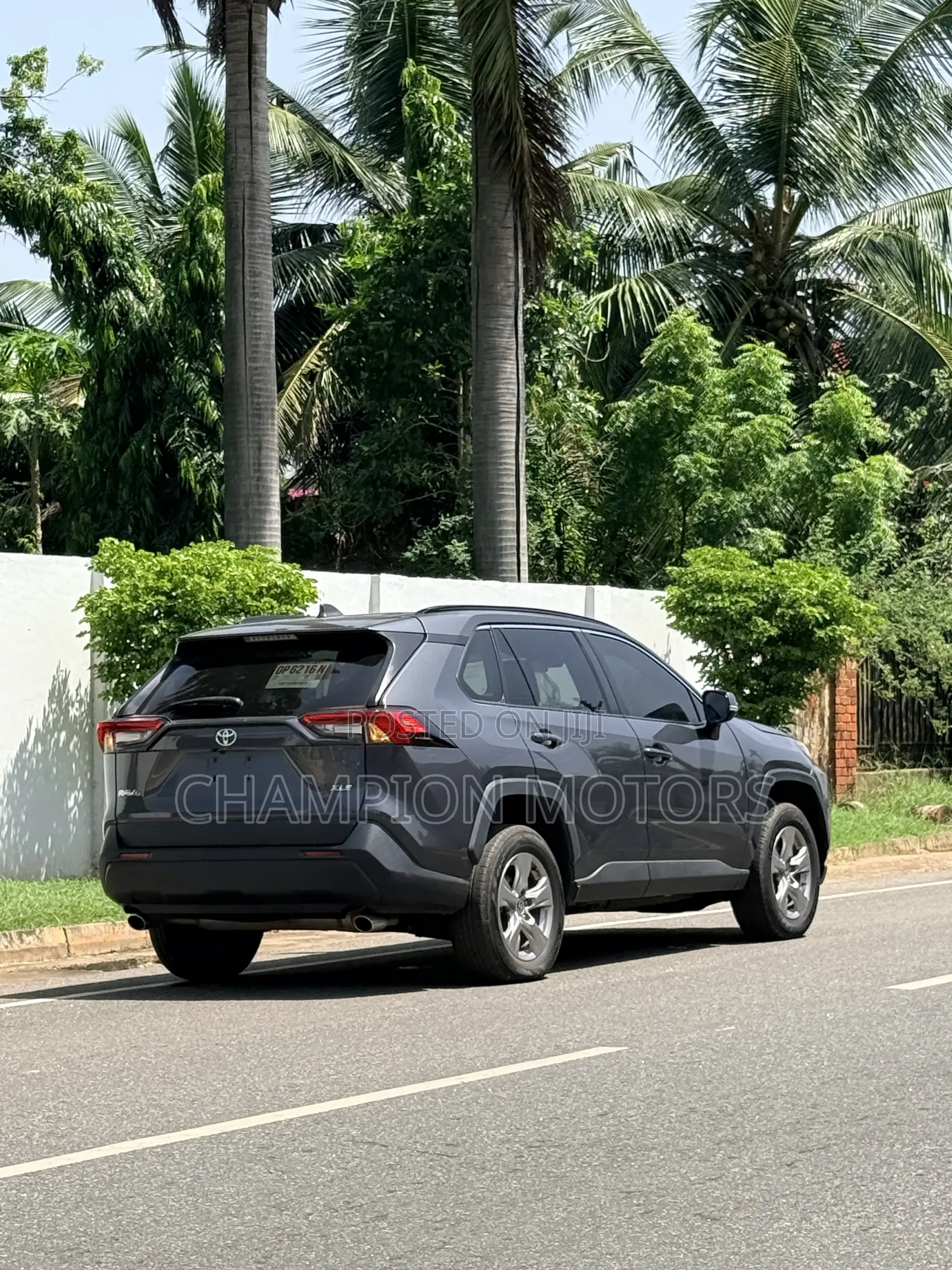 Toyota RAV4 XLE FWD 2023 Silver