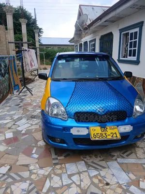 Toyota Yaris Base Hatchback 5dr 2010 Blue