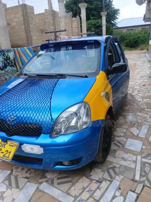 Toyota Yaris Base Hatchback 5dr 2010 Blue